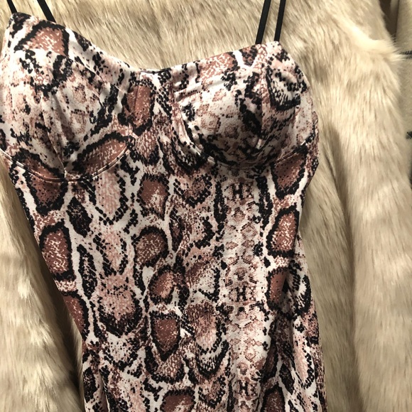 SNAKE PRINT MINI DRESS - Picture 4 of 4